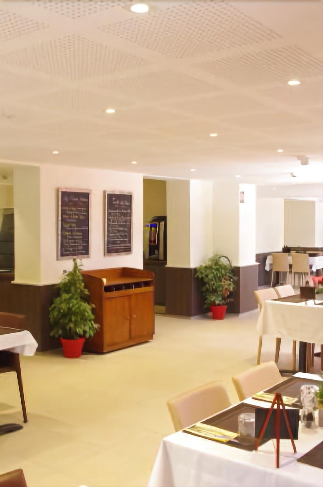 Hotel La Tour Carree - Grasse Sud à Peymeinade Extérieur photo