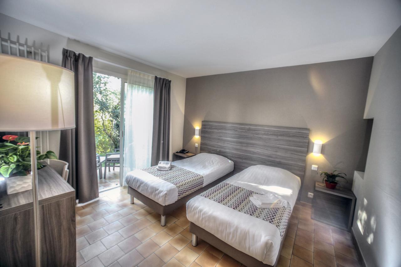 Hotel La Tour Carree - Grasse Sud à Peymeinade Chambre photo